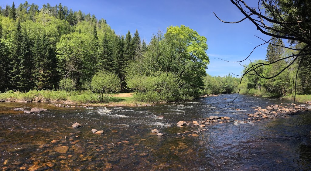 Chalet Gagville | 1715 Chemin du Parc, Mandeville, QC J0K 1L0, Canada | Phone: (514) 264-6574