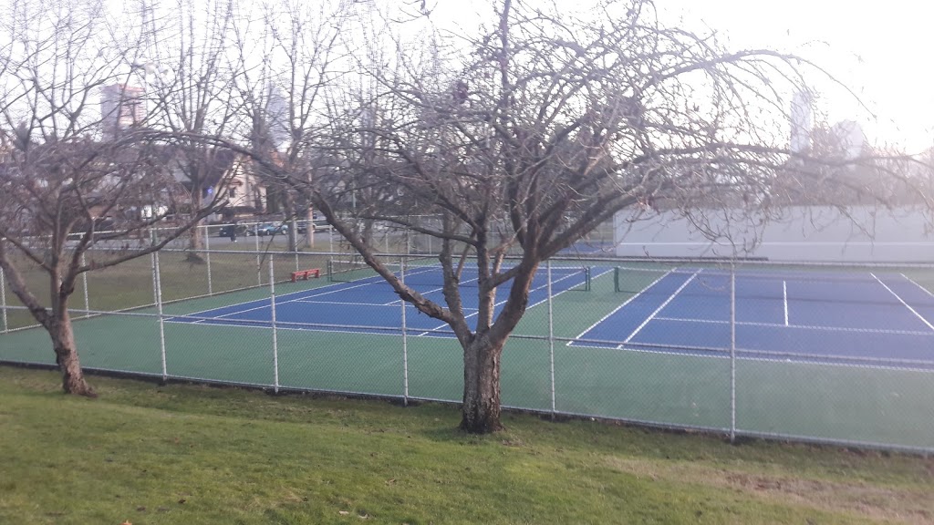 Willingdon Heights Park | 1491 Carleton Ave, Burnaby, BC V5C 4V5, Canada | Phone: (604) 294-7450