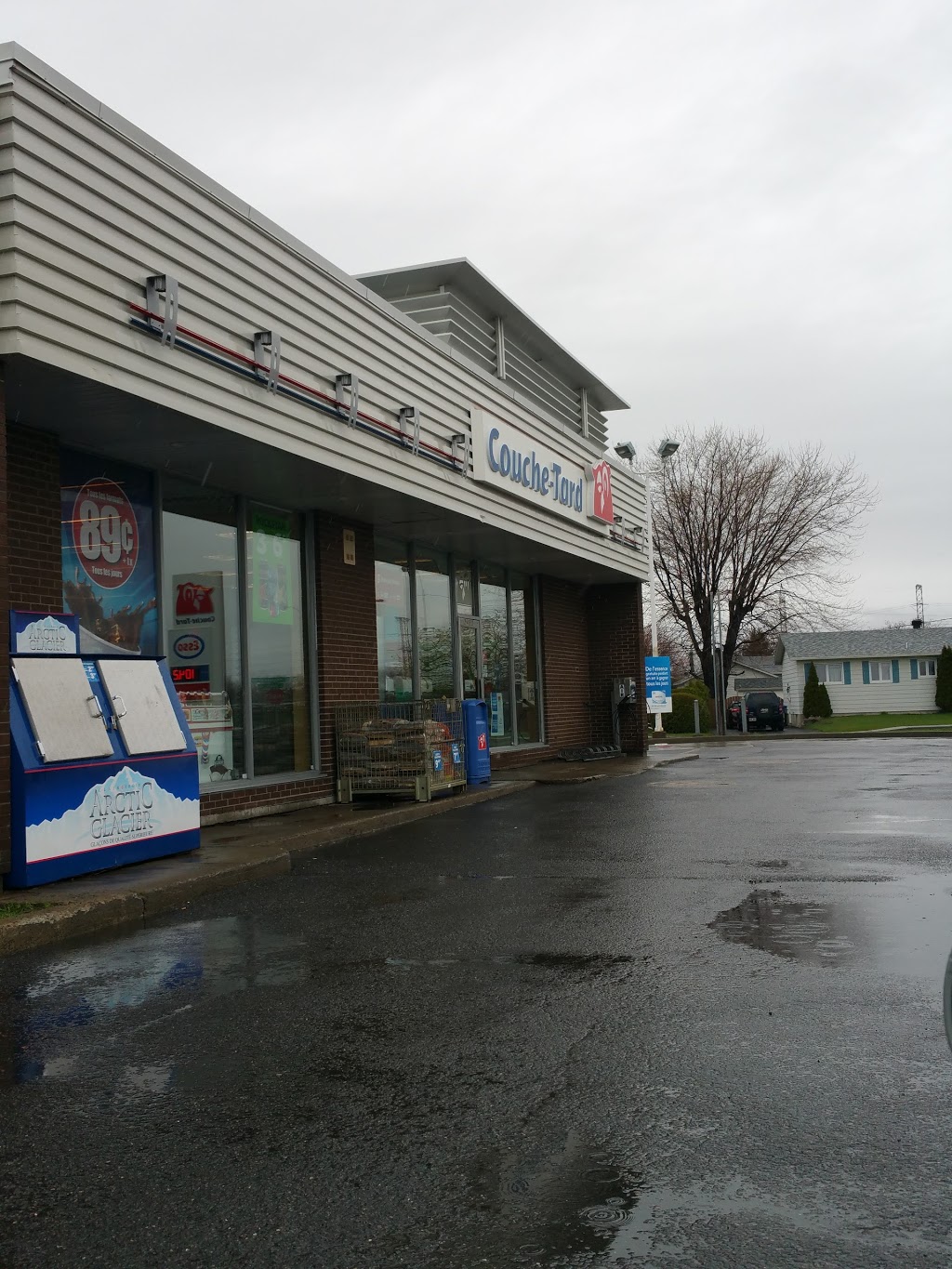 Couche-Tard | 2490 Boulevard Saint-Louis, Sorel-Tracy, QC J3R 4M7, Canada | Phone: (450) 743-0600