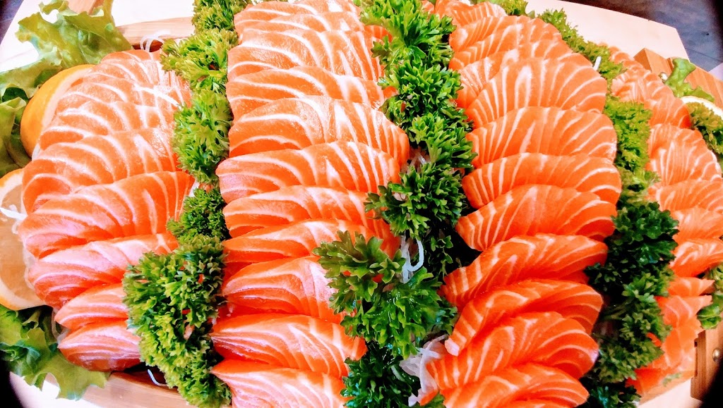 MoMo Sushi Burlington | 366 Plains Rd E, Burlington, ON L7T 0A4, Canada | Phone: (289) 230-0765