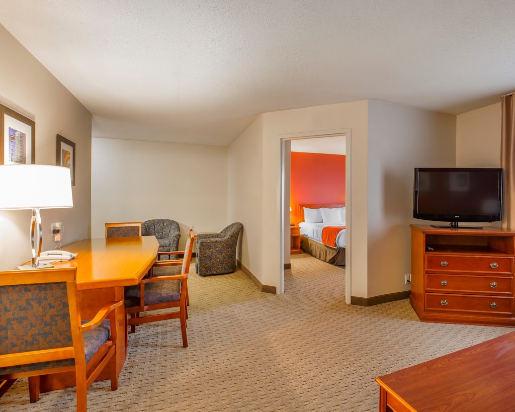 Comfort Inn & Suites South | 4611 Macleod Trail SW, Calgary, AB T2G 0A6, Canada | Phone: (403) 287-7070