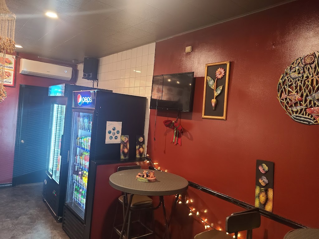 Boukannen Bar & Grill | 623 Center St, Ottawa, ON K1K 2N8, Canada | Phone: (613) 842-4244
