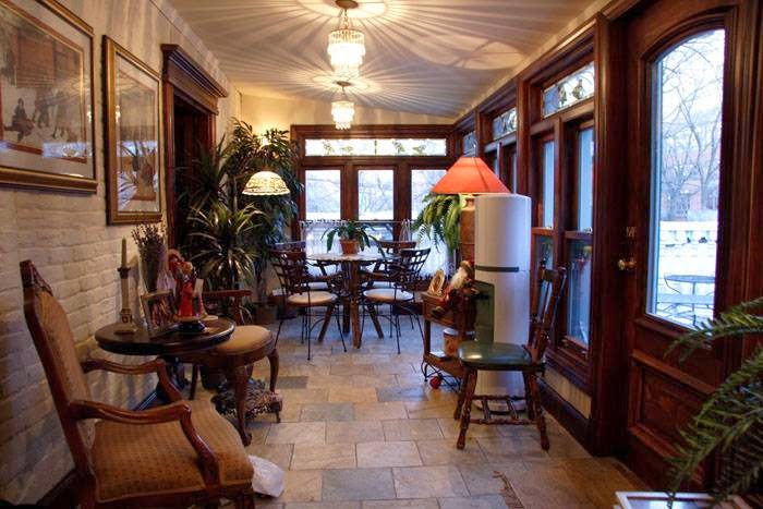 Auberge J.A. Moisan | 695 Rue Saint-Jean, Québec, QC G1R 1P7, Canada | Phone: (418) 914-3777