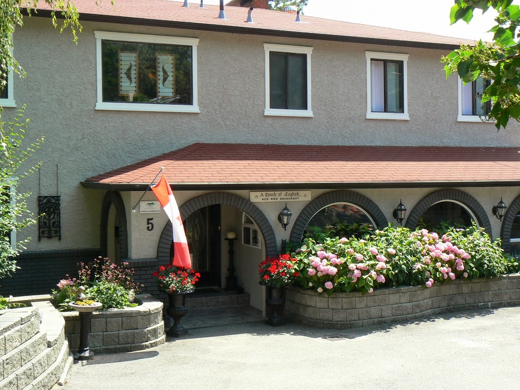 Touch of English Bed & Breakfast | 5 Alameda Ct, Kelowna, BC V1V 1C6, Canada | Phone: (250) 448-6250