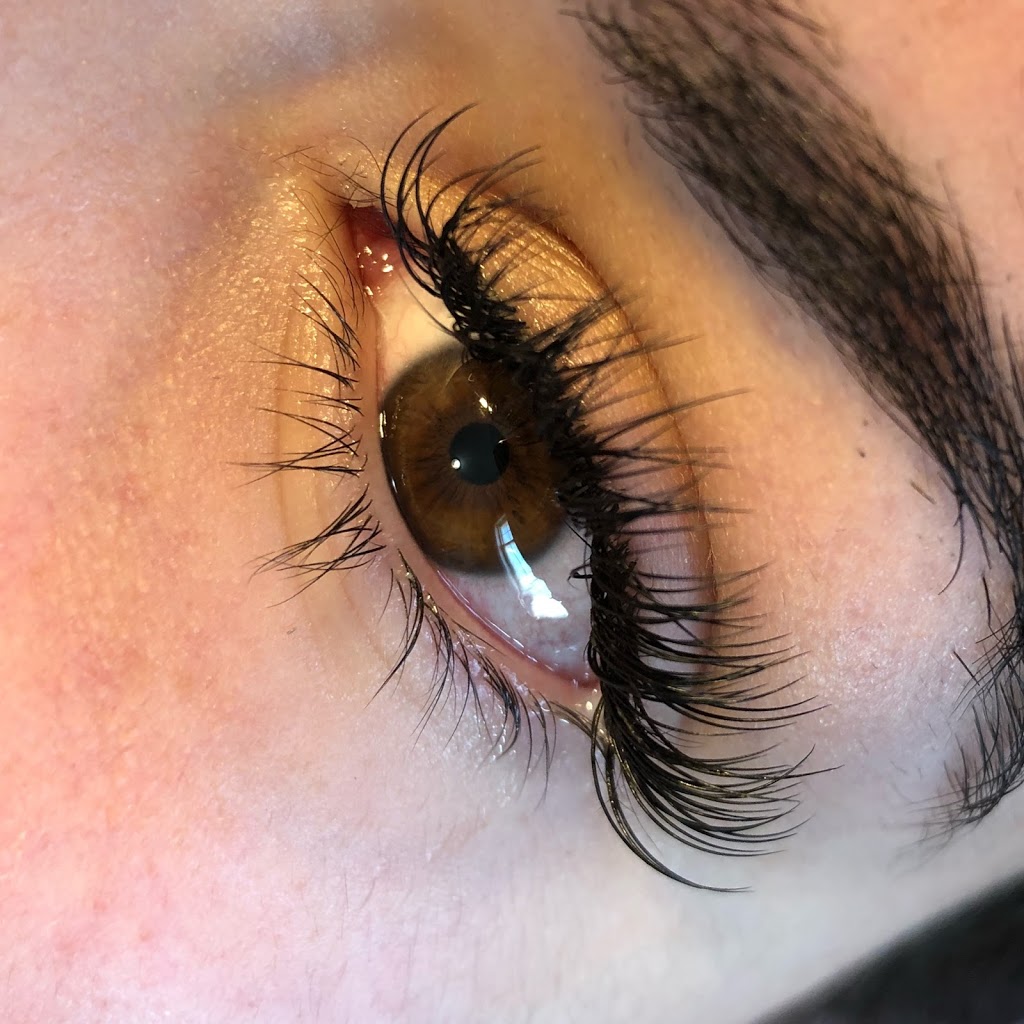 NJR Beauté Studio | 52 Bloomington Dr, Cambridge, ON N1P 1J5, Canada | Phone: (519) 240-8576