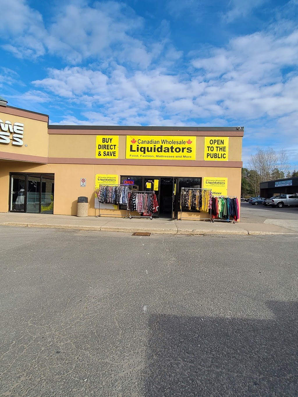 Canadian Wholesale Liquidators | 3 Massey St, Angus, ON L0M 1B0, Canada | Phone: (705) 424-7474