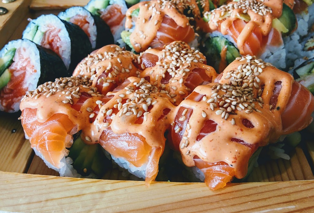 Masa Sushi Restaurant | 722 85 St SW #301, Calgary, AB T3H 4C7, Canada | Phone: (587) 352-6928