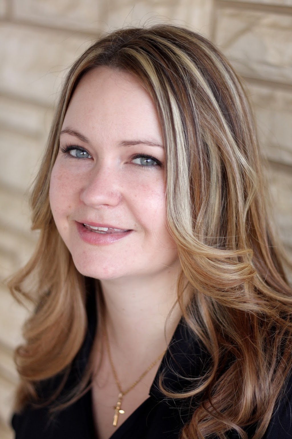 Real Estate with Deanna Bailey | 209 2 Ave NE, Linden, AB T0M 1J0, Canada | Phone: (403) 805-4359