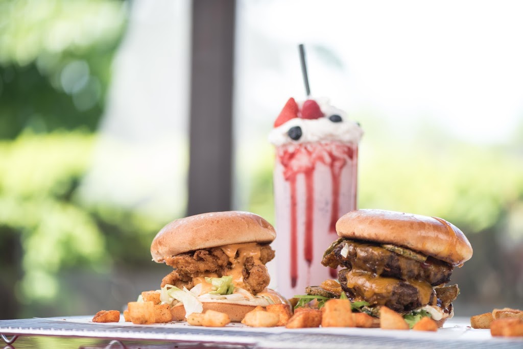 DUNK Burgers and Chocolate | 600 Burnhamthorpe Rd W, Mississauga, ON L5B 2C4, Canada | Phone: (289) 521-3865