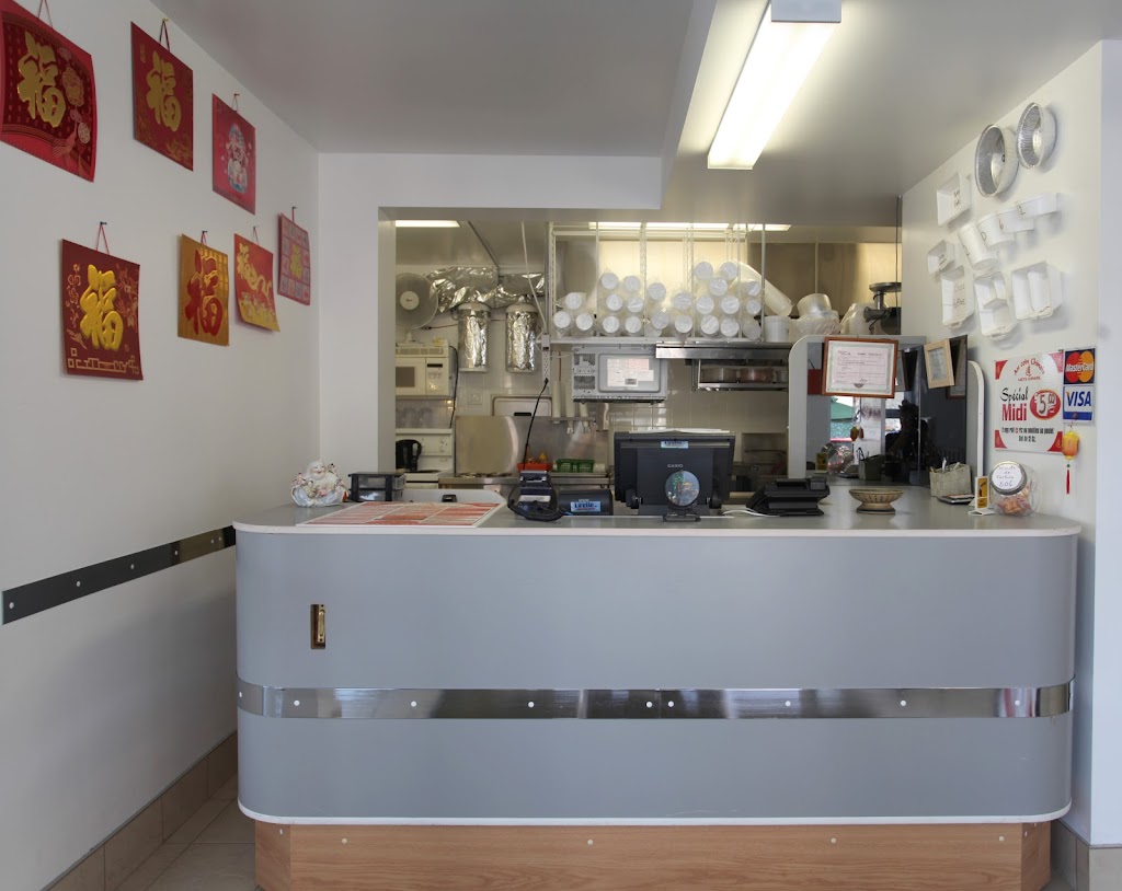 Restaurant Au coin chinois | 5681 Rue Saint-Louis, Lévis, QC G6V 4E5, Canada | Phone: (418) 833-7106