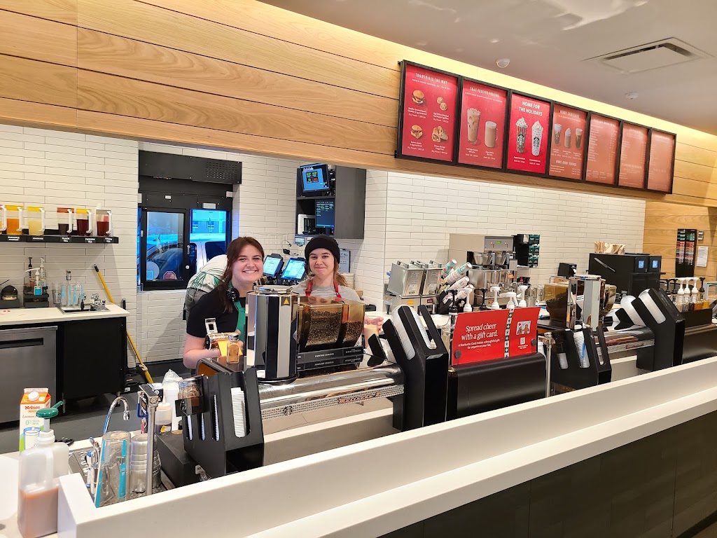 Starbucks | 1170 Muskoka Rd S, Gravenhurst, ON P1P 1K9, Canada | Phone: (800) 782-7282