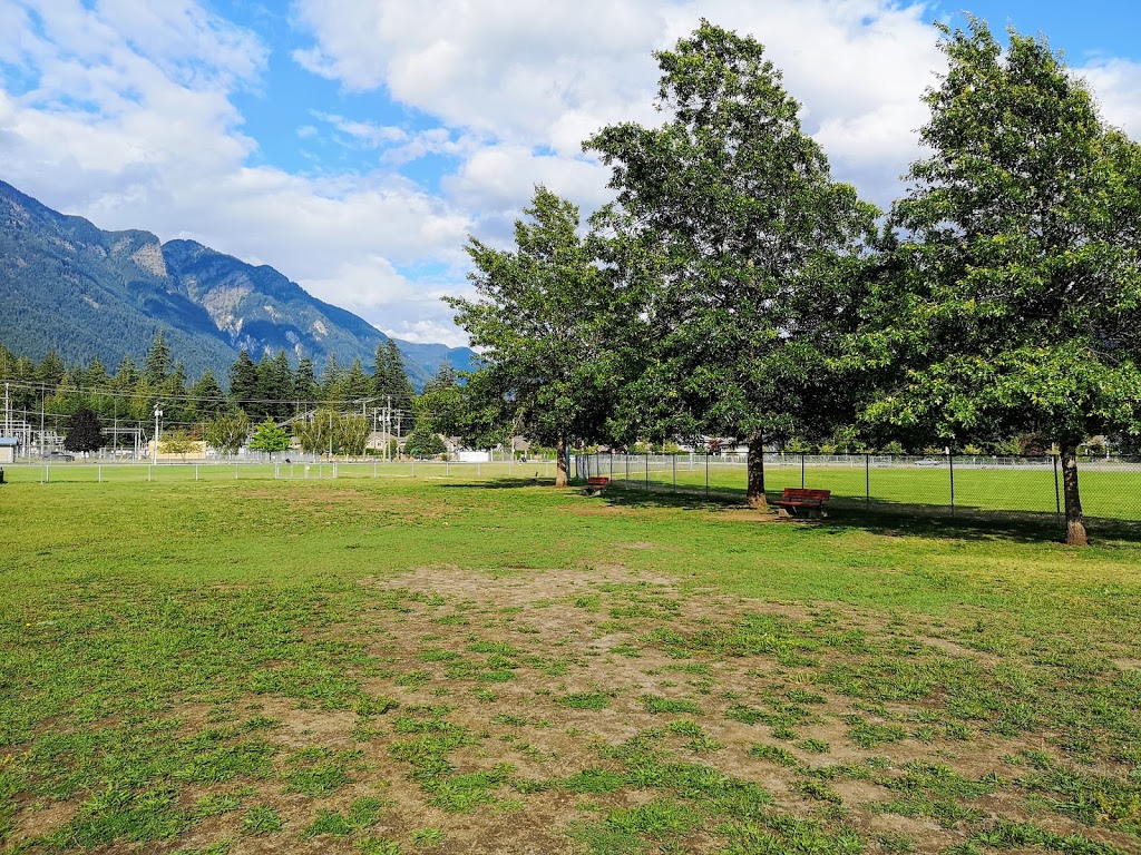 Hope BC Off-Leash Dog Park | 1055 6 Ave, Hope, BC V0X 1L4, Canada | Phone: (604) 869-5671