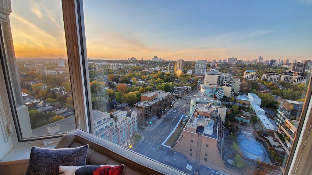 Jet Furnished Suites Yorkville | 155 Yorkville Ave, Toronto, ON M5R 1C4, Canada | Phone: (647) 227-6812