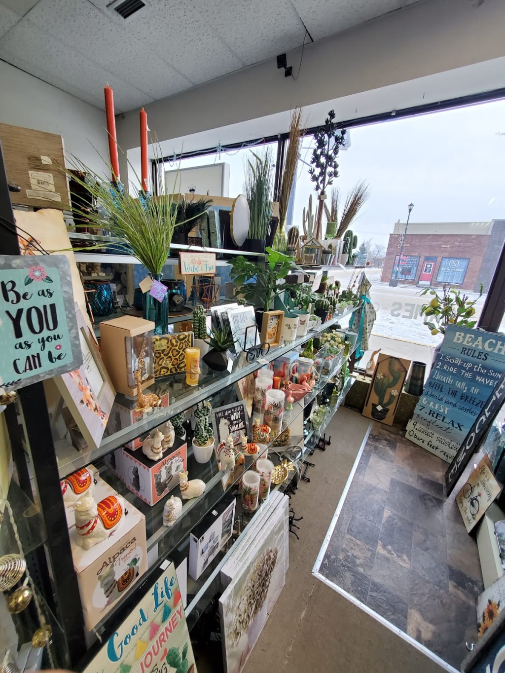 Three Hills Pharmacy | 424 Main St, Three Hills, AB T0M 2A0, Canada | Phone: (403) 443-5551