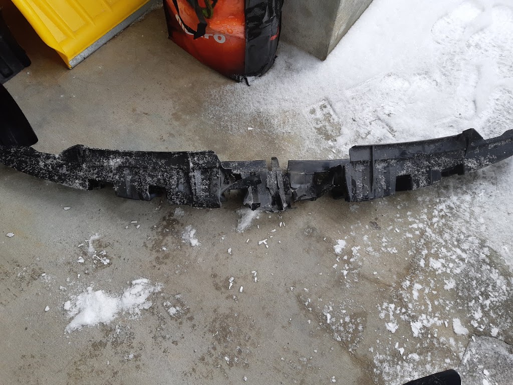Garage Clency | 1716 Rue Soucy, Saint-Hubert, QC J4T 1A3, Canada | Phone: (450) 486-7775
