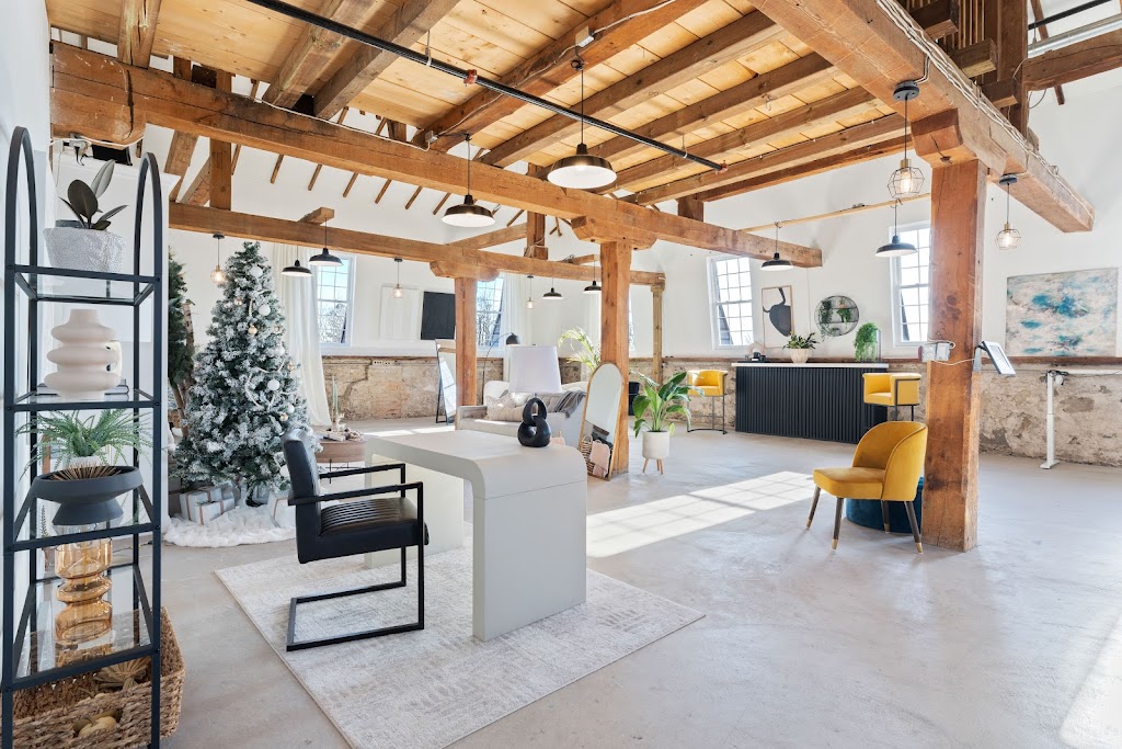 Sunroom Studios | 41 Main St S 4th floor, St George, ON N0E 1N0, Canada | Phone: (519) 754-5317