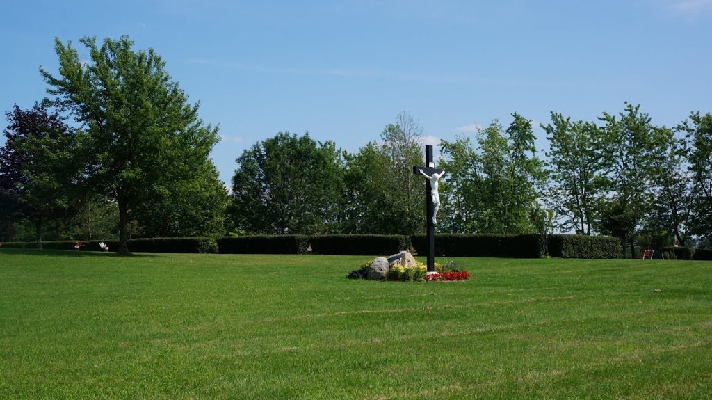 Holy Cross Cemetery | 620 Governors Rd E, Paris, ON N3L 3E1, Canada | Phone: (519) 442-2608
