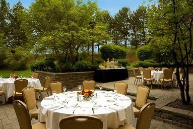 Toronto Airport Marriott Hotel | 901 Dixon Rd, Etobicoke, ON M9W 1J5, Canada | Phone: (416) 674-9400
