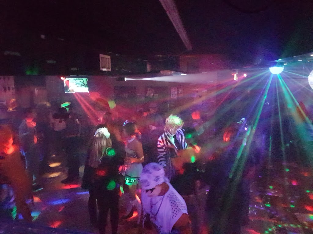 Bar Des Plaines | 166 Bd Ste Anne, Sainte-Anne-des-Plaines, QC J0N 1H0, Canada | Phone: (450) 478-1331