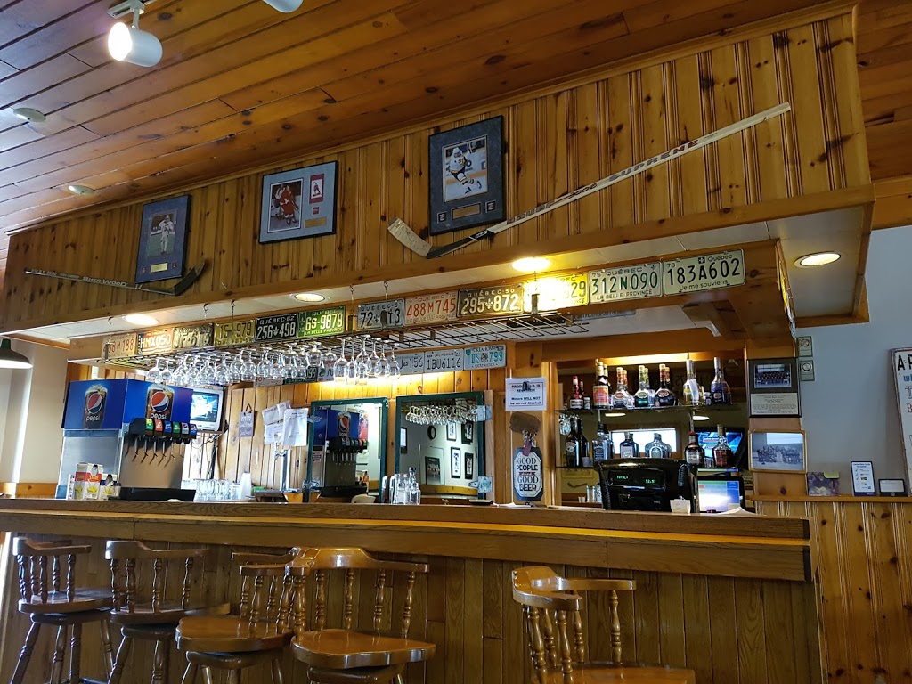 Hurstys Bar & Grill | 368 Rue Main, Shawville, QC J0X 2Y0, Canada | Phone: (819) 647-2546