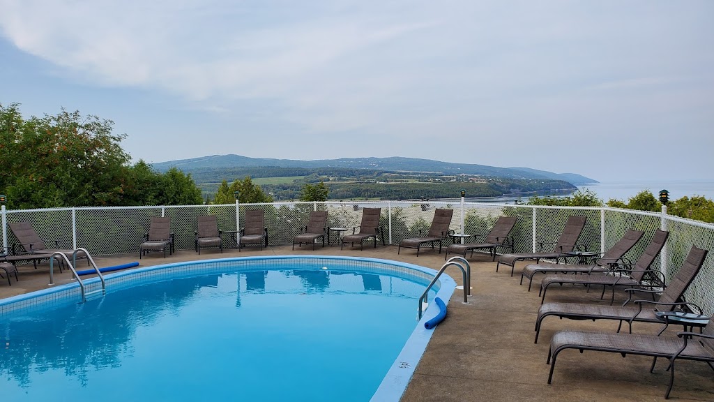 Auberge Des Falaises | 250 Chem. des Falaises, La Malbaie, QC G5A 2V2, Canada | Phone: (418) 665-3731