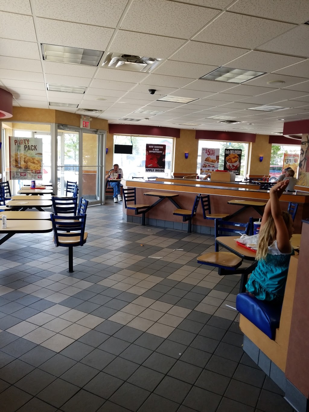 Taco Bell | 315 Bayfield St N, Barrie, ON L4M 3C2, Canada | Phone: (705) 726-7220