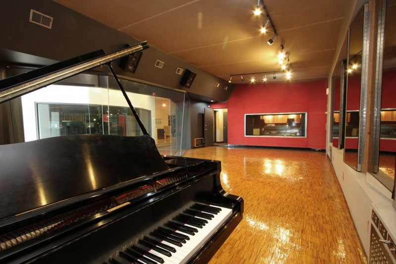 PG Productions Vocal Studio | 33 Villiers St, Toronto, ON M5A 1A9, Canada | Phone: (647) 501-8147