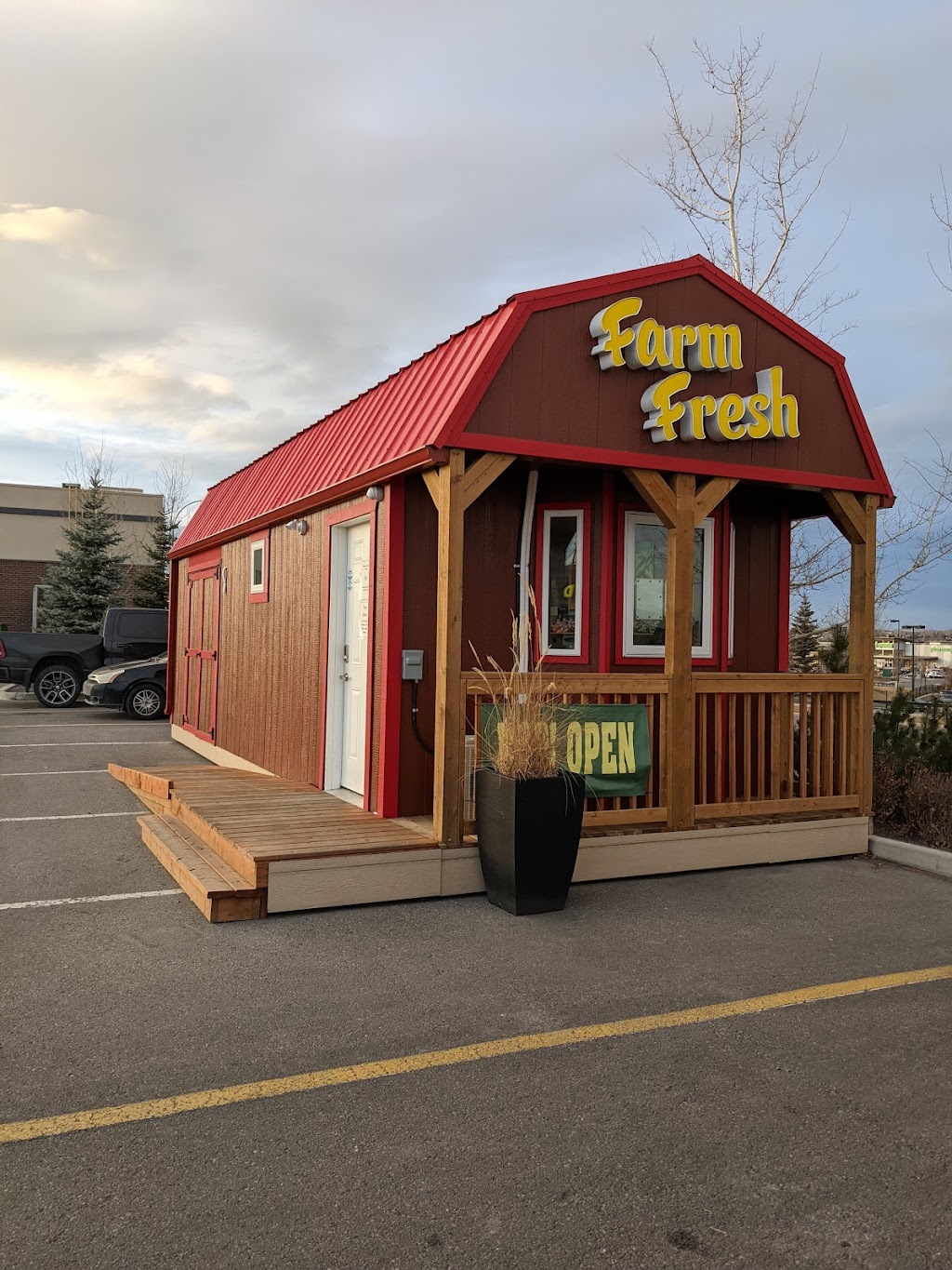 Rubens Veggies | 105 Southbank Blvd, Okotoks, AB T1S 0G1, Canada | Phone: (403) 458-0247