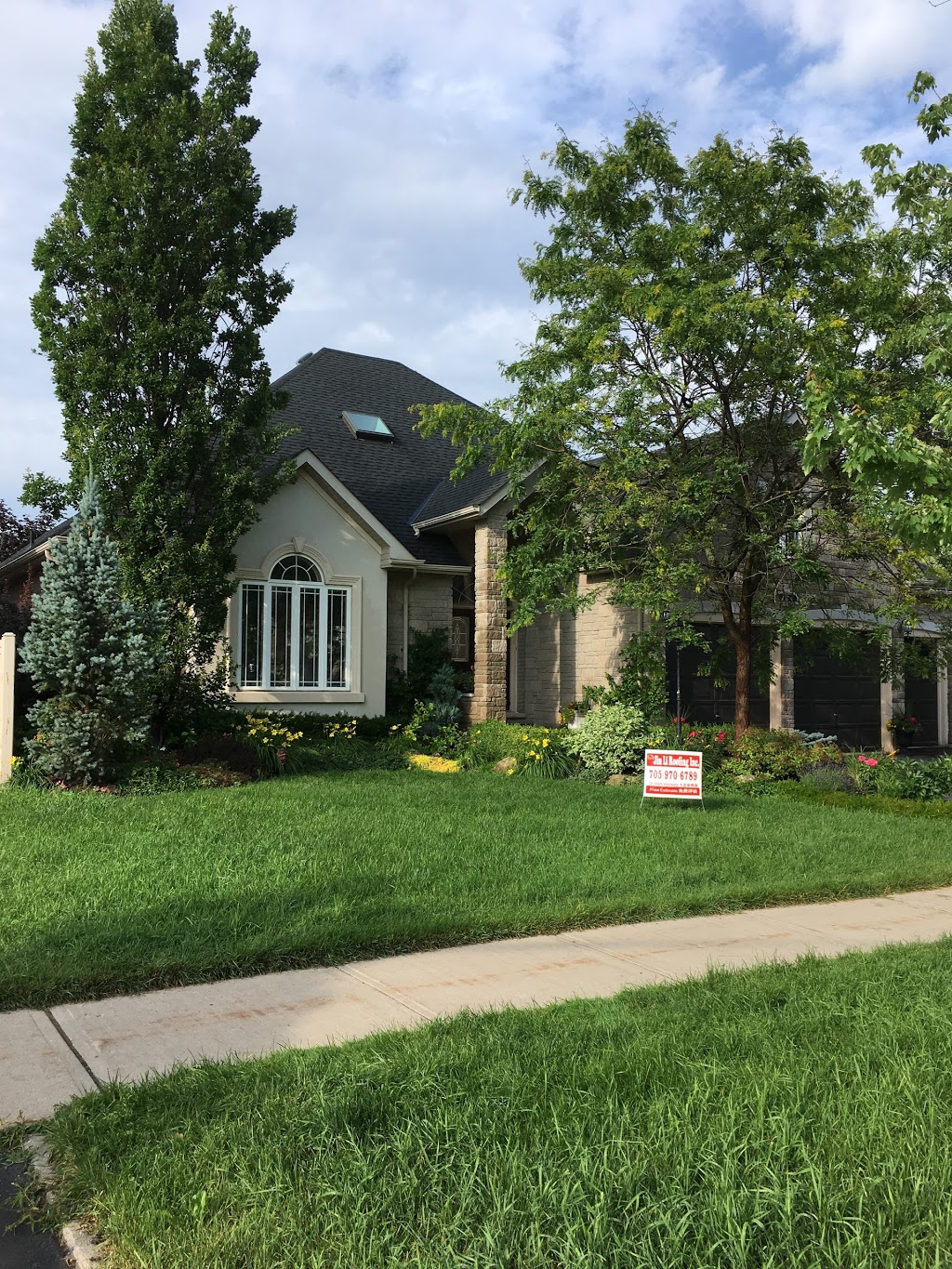 Jin Li Roofing INC | 238 Cardinal St, Barrie, ON L4M 6G9, Canada | Phone: (705) 970-6789