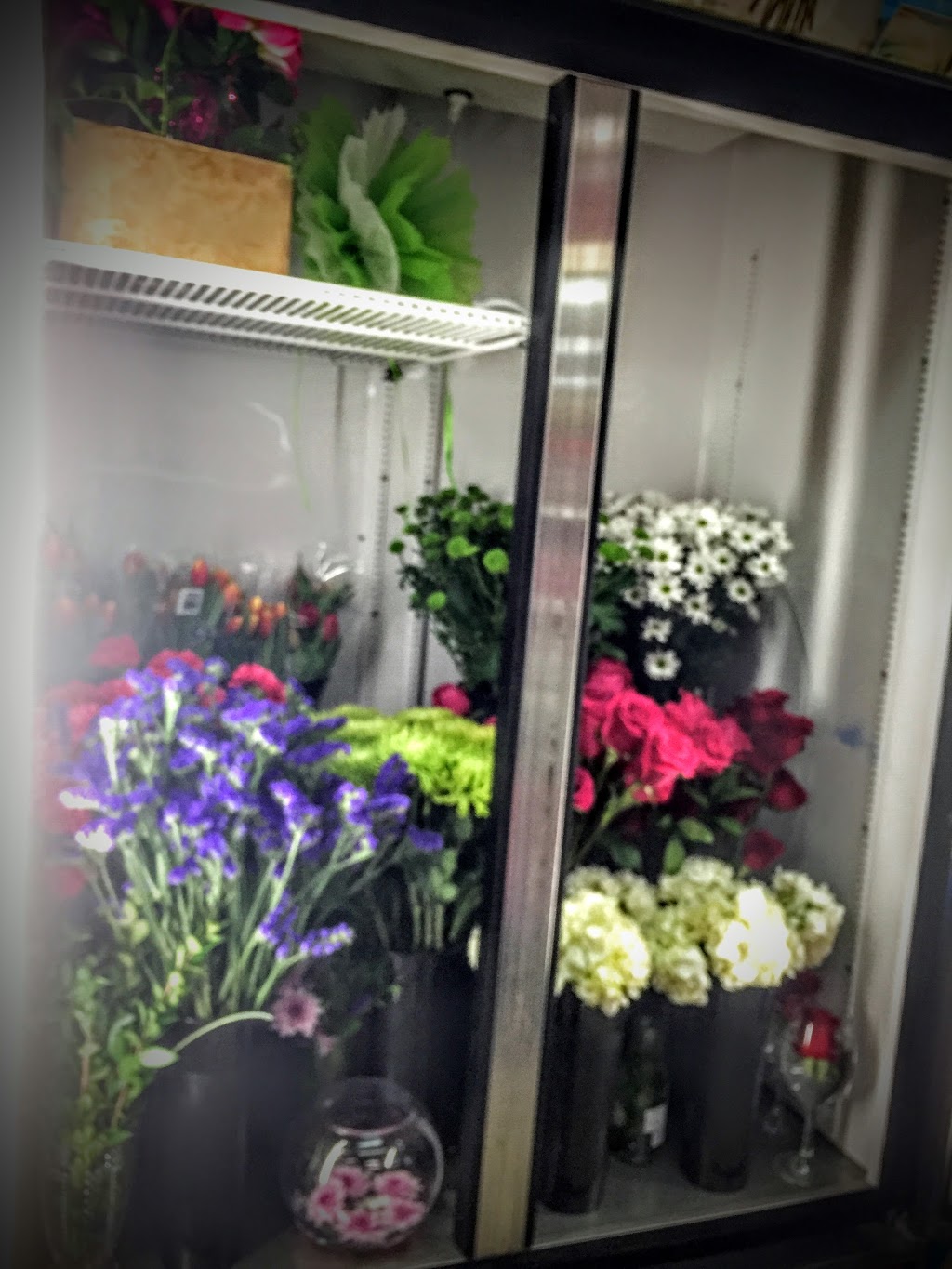 Mountain Village Market | 8650 Cinnamon Dr #29, Burnaby, BC V5A 4H7, Canada | Phone: (604) 421-8855
