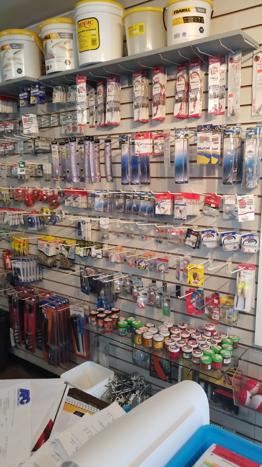 Gravenhurst Bait & Tackle | 141 Phillip St E, Gravenhurst, ON P1P 1J4, Canada | Phone: (705) 687-6264