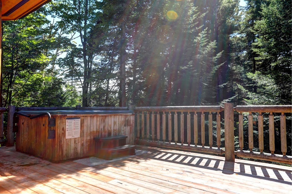 Chalet no. 30 by Fiddler Lake Resort (Cerf-Deer) | 12 Chem. du Cardinal, Mille-Isles, QC J0R 1A0, Canada | Phone: (438) 925-7727