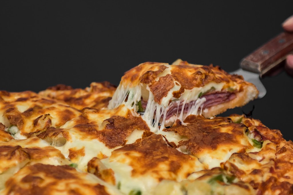 Juliana Pizza & Lounge | 5064 4 Ave, Regina, SK S4T 0J6, Canada | Phone: (306) 543-1221