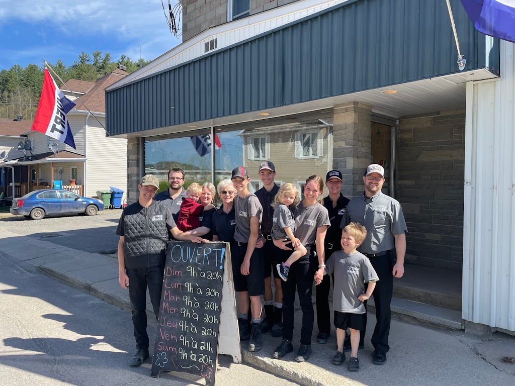 Mike DEAN MARCHÉ Local | 55 Rue des Saules, Notre-Dame-de-la-Salette, QC J0X 2L0, Canada | Phone: (819) 800-3088