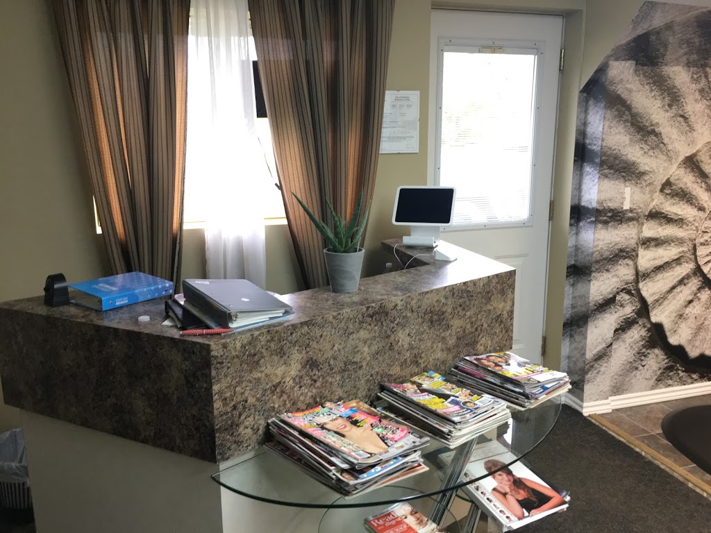 Spectrum Hair Studio | 222 Lorraine Ave, Kitchener, ON N2B 3R2, Canada | Phone: (519) 570-9577