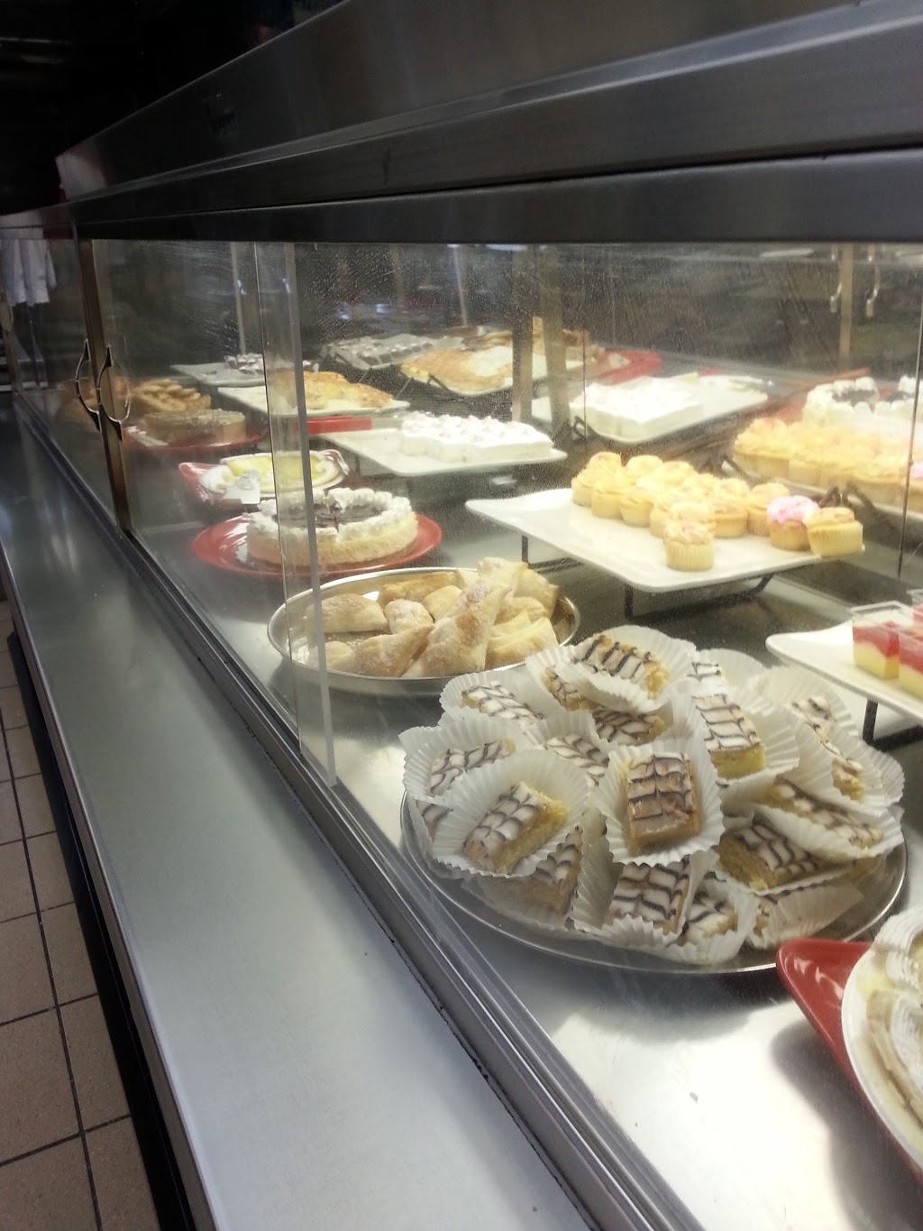 Fu Lam | 1600 Boulevard le Corbusier, Laval, QC H7S 1Y9, Canada | Phone: (450) 682-6668