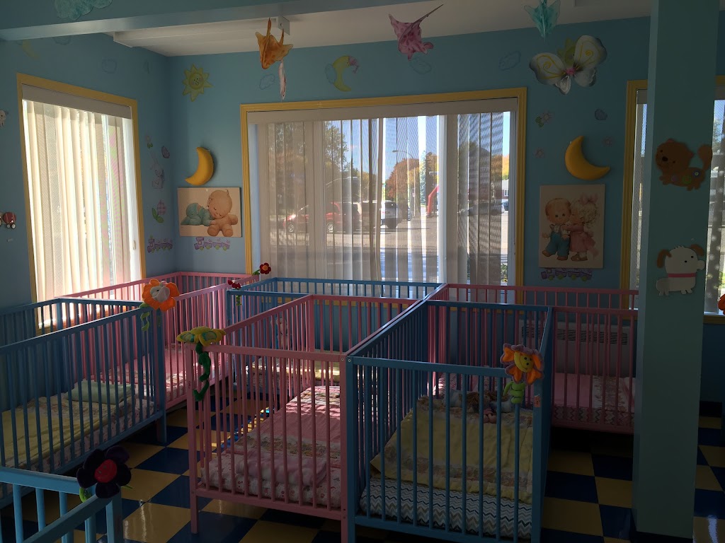 Nursery Educative Azul | 3129 Boulevard Lévesque O, Laval, QC H7V 1C6, Canada | Phone: (450) 934-4334