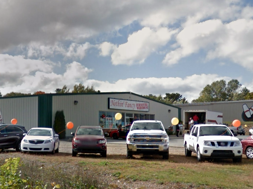 Nothin Fancy Furniture Warehouse | 8830 Commercial St, New Minas, NS B4N 3C6, Canada | Phone: (902) 681-2277