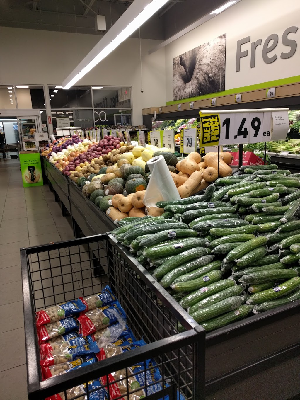 FreshCo Dufferin & Dupont 1245 Dupont St, Toronto, ON M6H 2A6, Canada