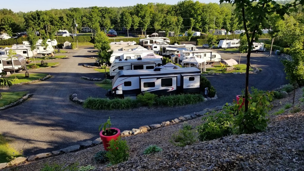 Camping La Jolie Rochelle | 221 La Petite-3e, Saint-Raphaël, QC G0R 4C0, Canada | Phone: (418) 243-1320