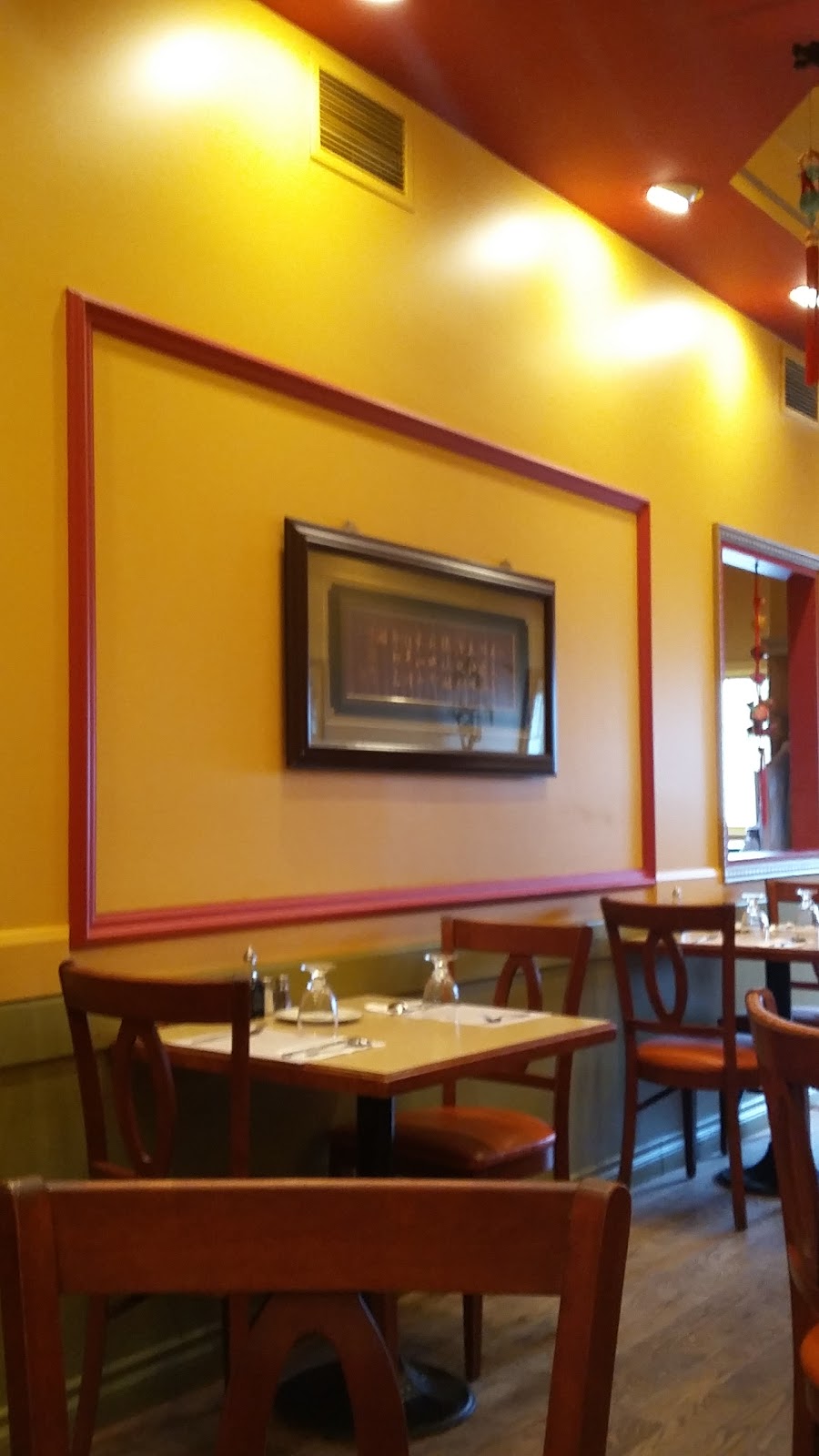 Restaurant Hong Kong | 294 Avenue de Grand-Mère, Grand-Mère, QC G9T 2G7, Canada | Phone: (819) 538-3319