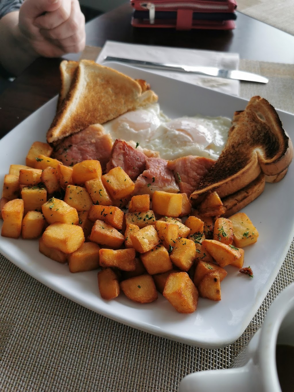 Verandah Restaurant | 900 Boundary St, Prescott, ON K0E 1T0, Canada | Phone: (613) 213-5529