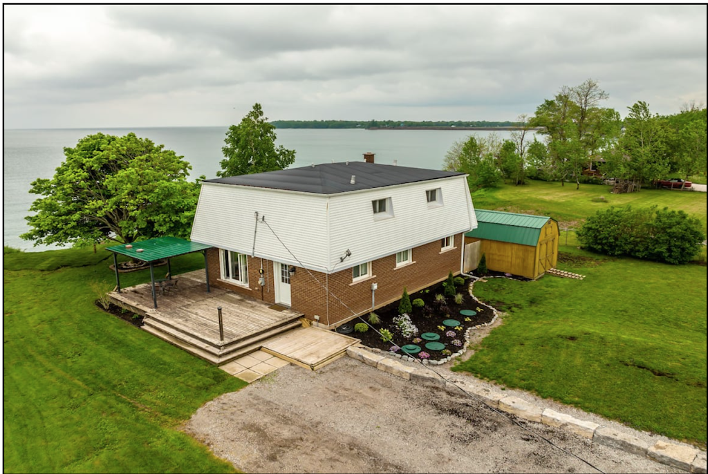 COTTAGE ON LAKE | 57 Lakeridge Blvd, Lowbanks, ON N0A 1K0, Canada | Phone: (416) 346-5000