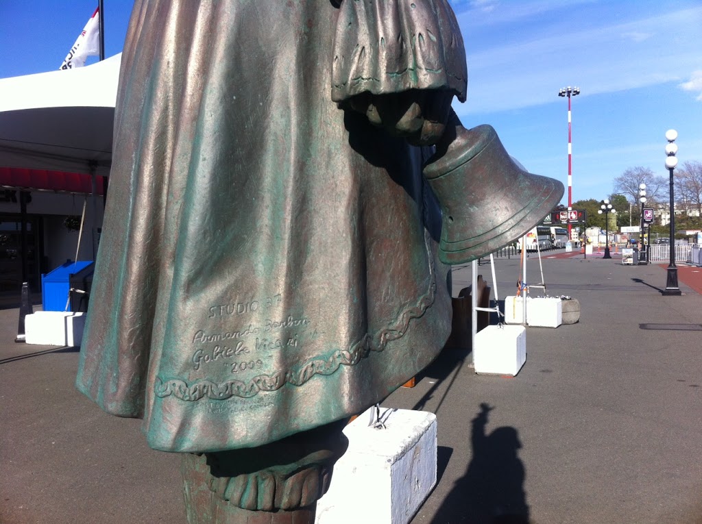 Victoria A.M. Town Criers Statue | 185 Dallas Rd, Victoria, BC V8V 1A1, Canada