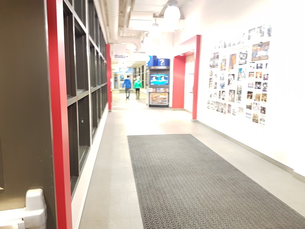 St-Hubert Express | 420 Chemin J.-René-Gauthier, Rigaud, QC J0P 1P0, Canada | Phone: (450) 451-4858