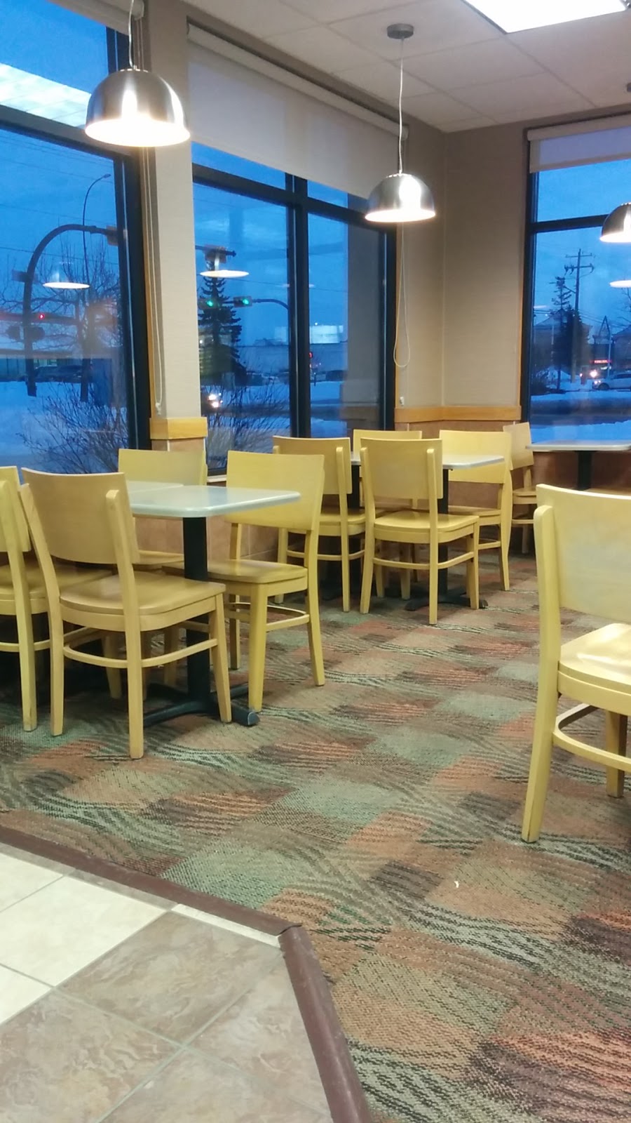 Wendys | 3311 26 St NE, Calgary, AB T1Y 6K9, Canada | Phone: (403) 250-6698