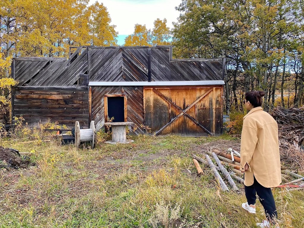 River Retreat Kananaskis | 658 Ave W, Longview, AB T0L 1H0, Canada | Phone: (403) 558-3945