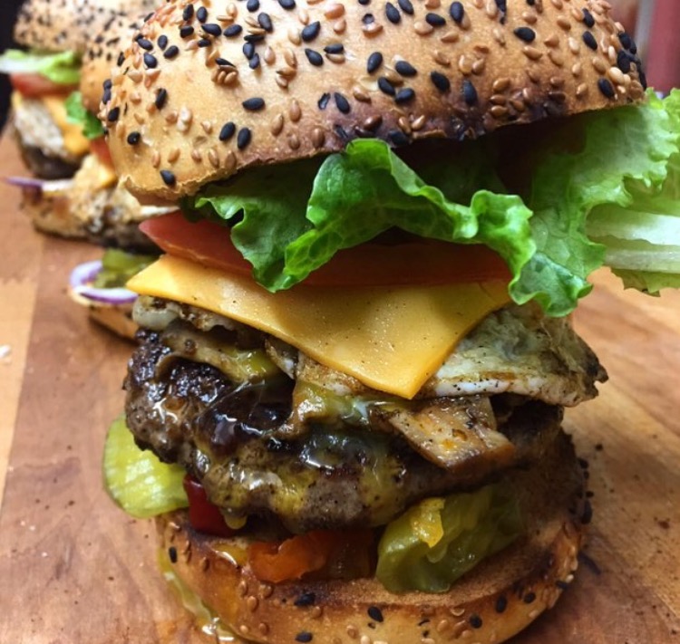 B Burger | Nord, 3451 Rue Fleury E, Montréal-Nord, QC H1H 5R2, Canada | Phone: (514) 379-3451