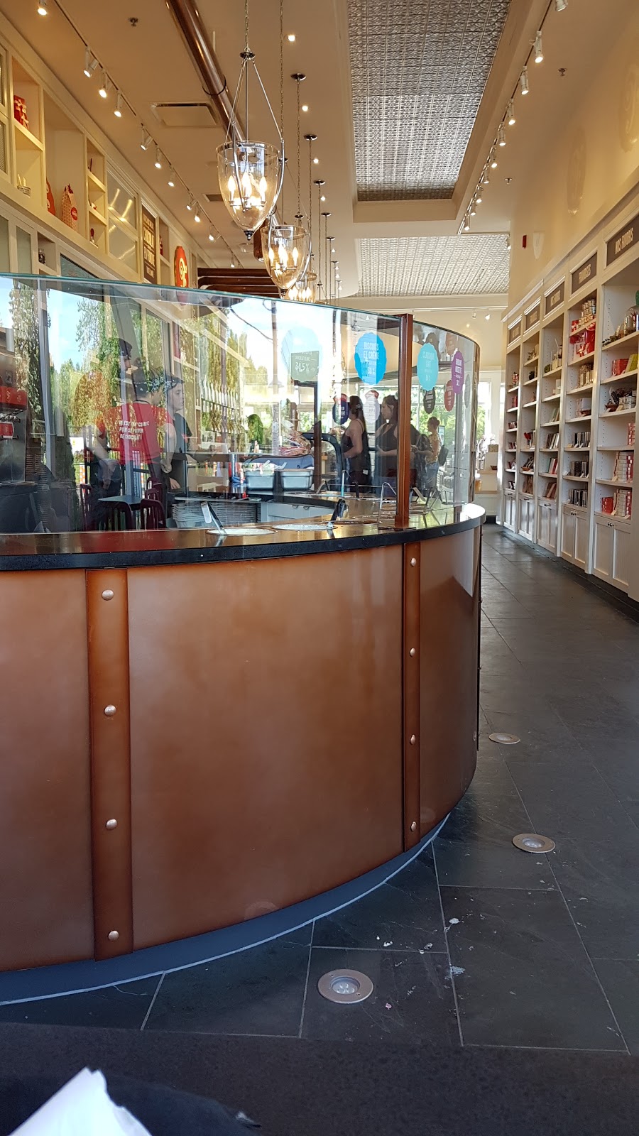 Chocolats Favoris | 9030 Bd de lOrmière, Québec, QC G2B 3K3, Canada | Phone: (418) 915-6444