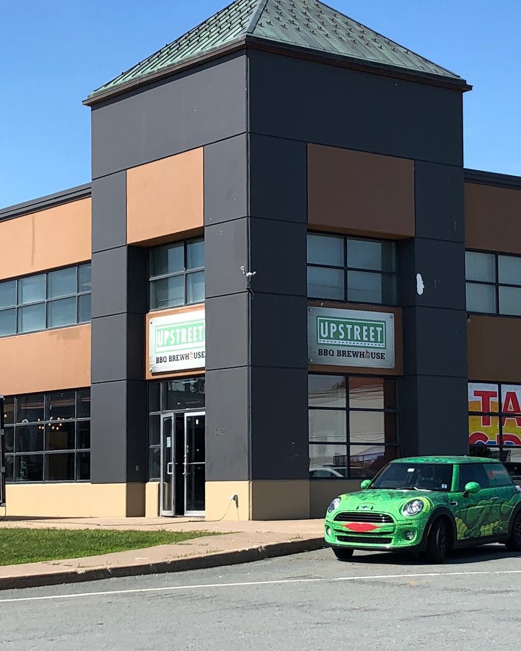 Upstreet BBQ Brewhouse | 612 Windmill Rd, Dartmouth, NS B3B 1B5, Canada | Phone: (902) 407-4344